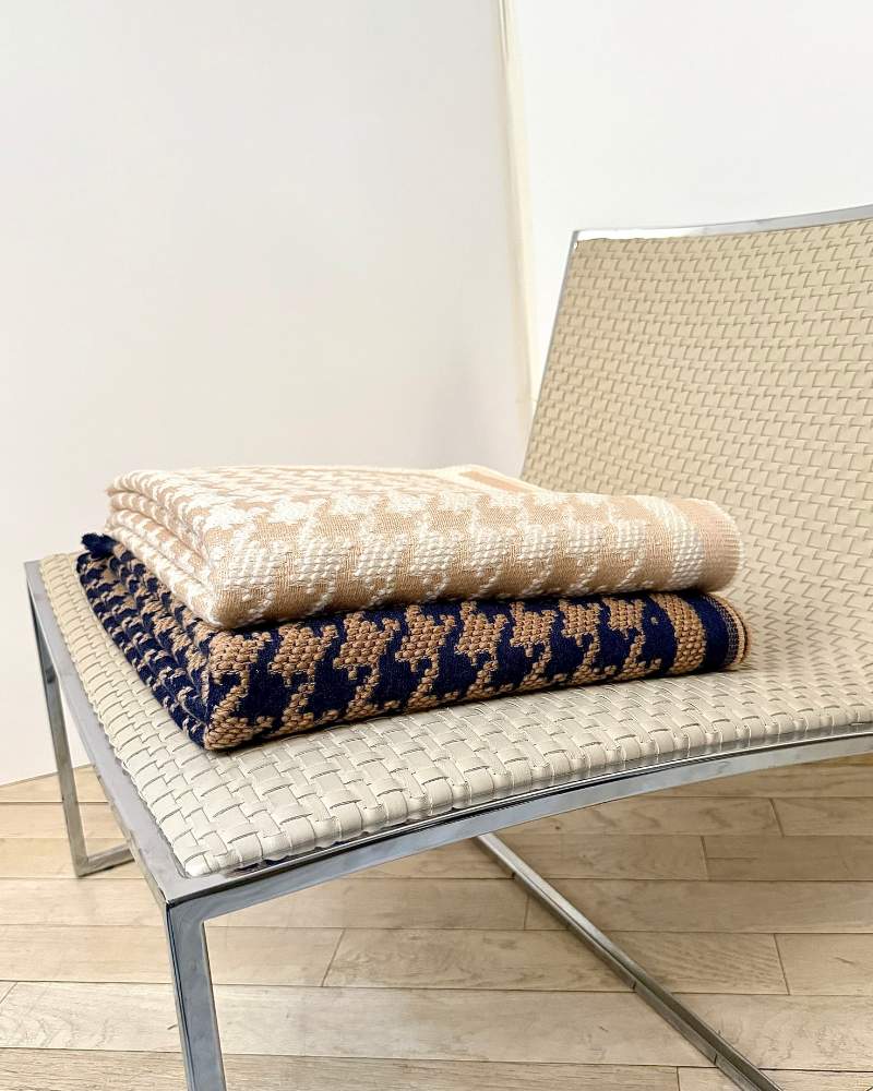 CORSICA THROW: PIED DE POULE: CAMEL AND IVORY