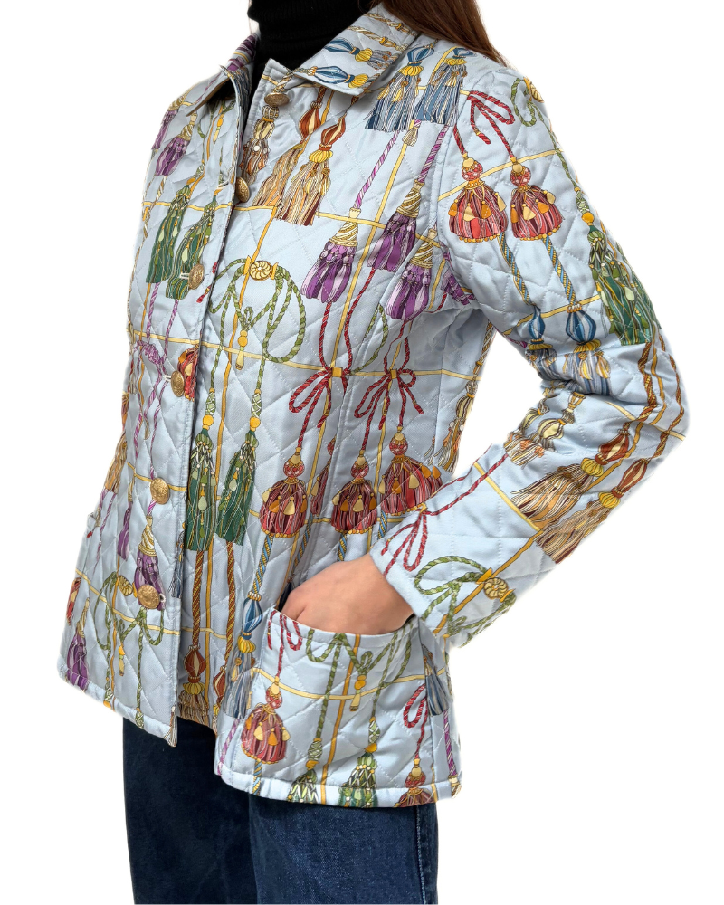 SILK PRINTED QUILTED JACKET: REMINI: LIGHT BLUE