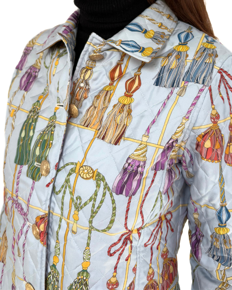SILK PRINTED QUILTED JACKET: REMINI: LIGHT BLUE
