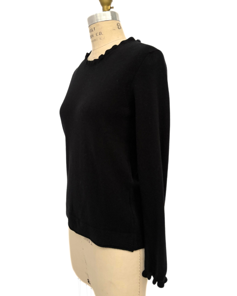 CASHMERE CREWNECK SWEATER W/ RUFFLE: BLACK