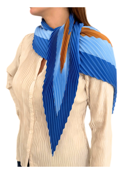 PLEATED SILK SCARF : SQUARE PRINT : BLUE