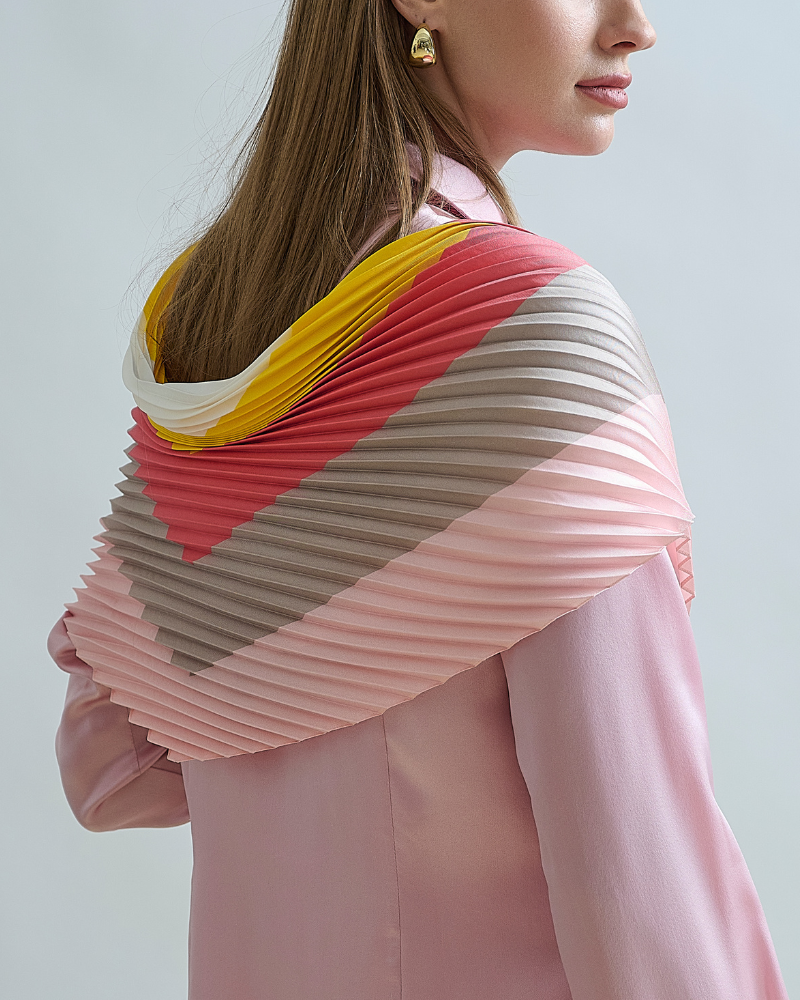 PLEATED SILK SCARF : SQUARE PRINT : PINK