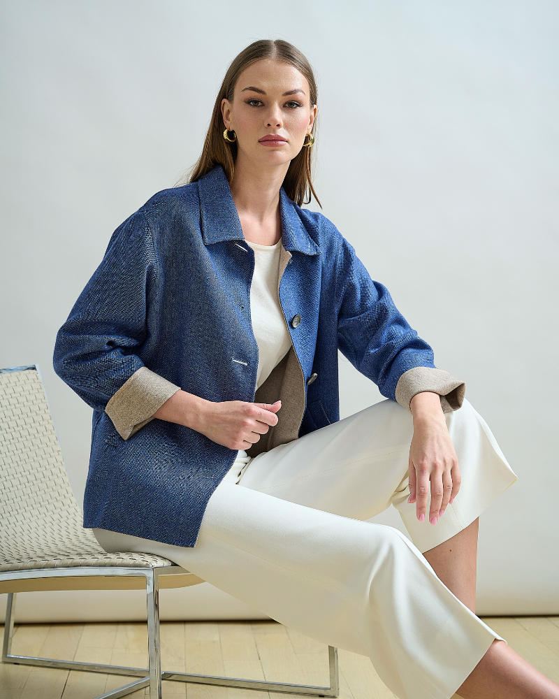 CASHMERE BUTTON DOWN SHIRT JACKET: NAVY BLUE- BEIGE