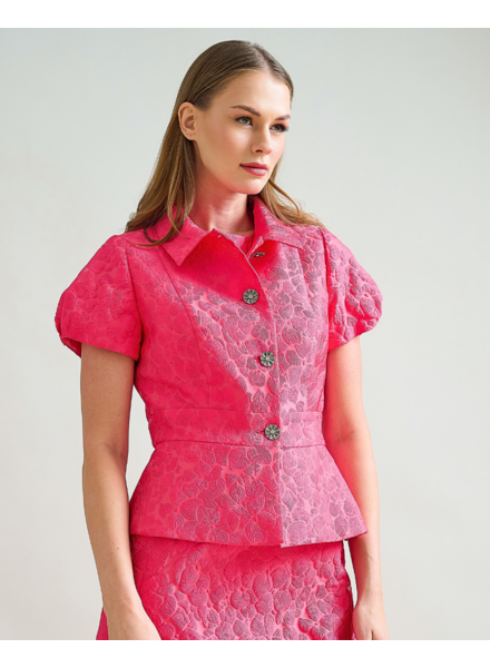 TAILORED SHORT-SLEEVE JACKET: MATELASSÉ: FUSCHIA PINK