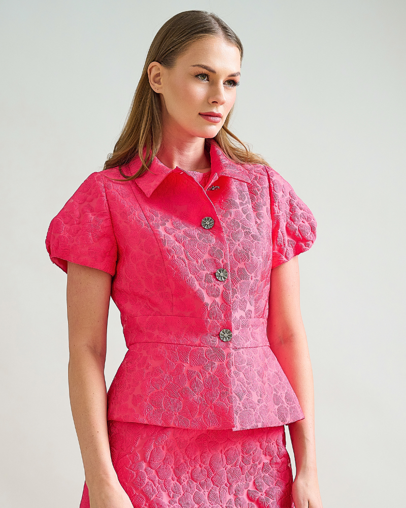 TAILORED SHORT-SLEEVE JACKET: MATELASSÉ: FUSCHIA PINK