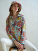 STRAIGHT-CUT SILK SHIRT WITH REGULAR COLLAR: CORAL: TURQUOISE