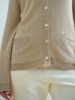 SILK AND CASHMERE V NECK CARDIGAN: IVORY