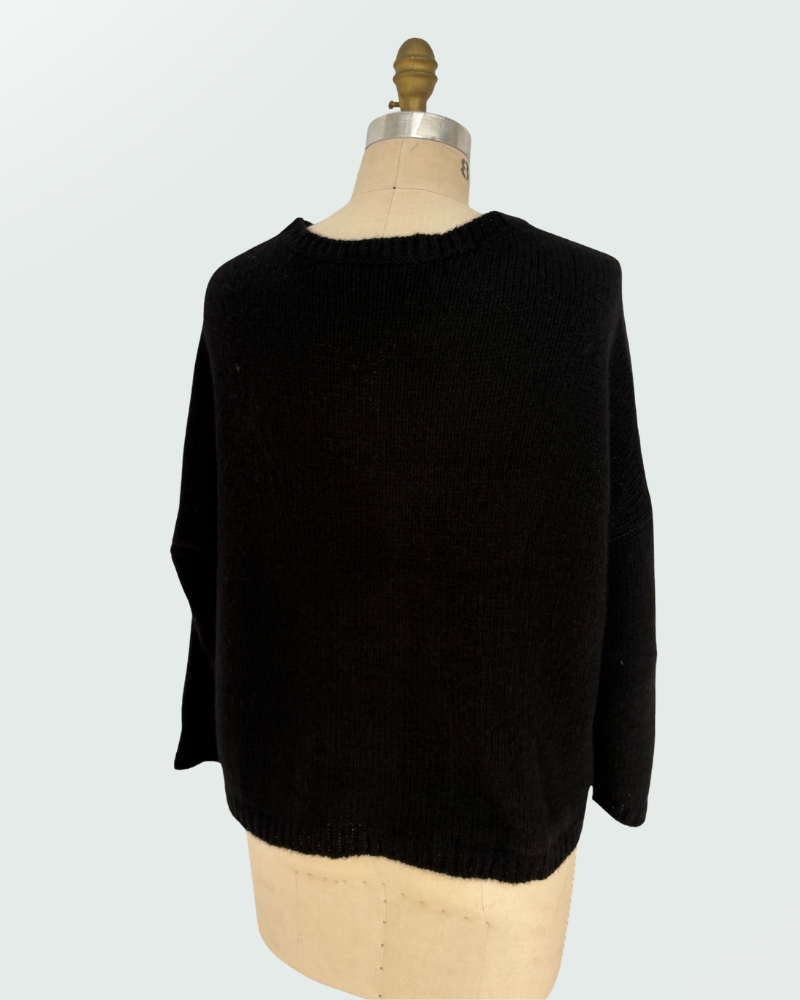 CASHMERE CREWNECK W/ VELVET DETAIL: BLACK