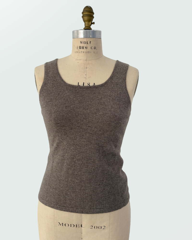 CASHMERE CREW NECK TOP: MUD