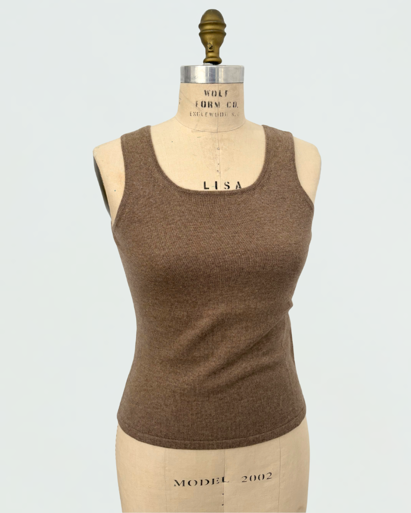 CASHMERE CREW NECK TOP: TOBACCO