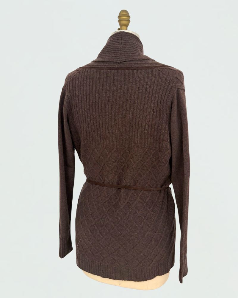 LATTICE DETAIL CARDIGAN: 100% CASHMERE: CHOCOLATE