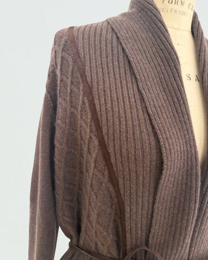 LATTICE DETAIL CARDIGAN: 100% CASHMERE: CHOCOLATE