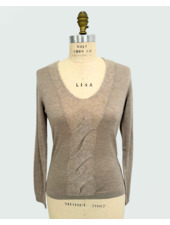 V NECK WITH CABLE: SUPERFINE CASHMERE WITH KNIT CABLE: SAND