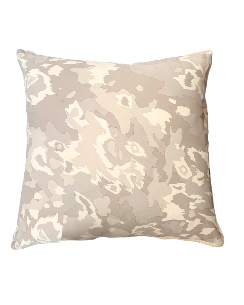 SILK CREPE PRINTED PILLOW W/ LINEN TRIM: 21"X21": LEOPARD-GRAY
