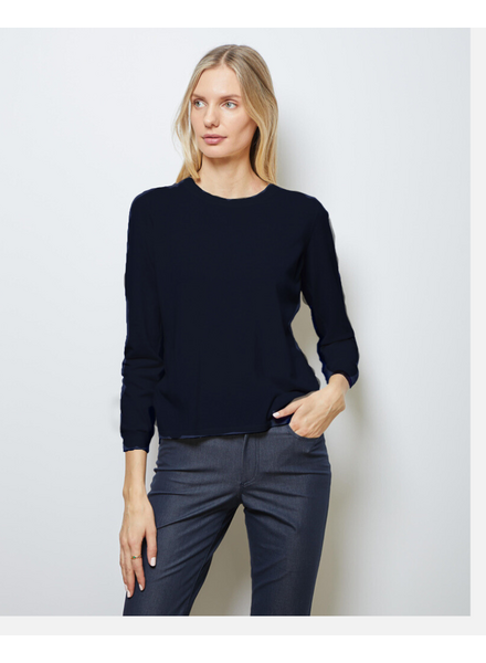 SUPERFINE LIGHT WEIGHT CREW SWEATER: NAVY