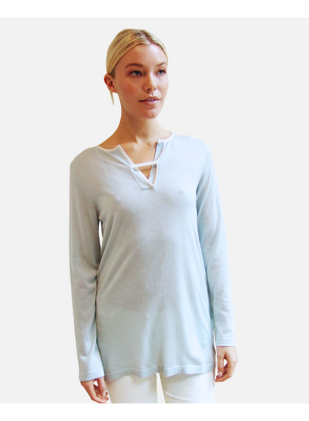 SPLIT NECK WITH LOOP : OPAL