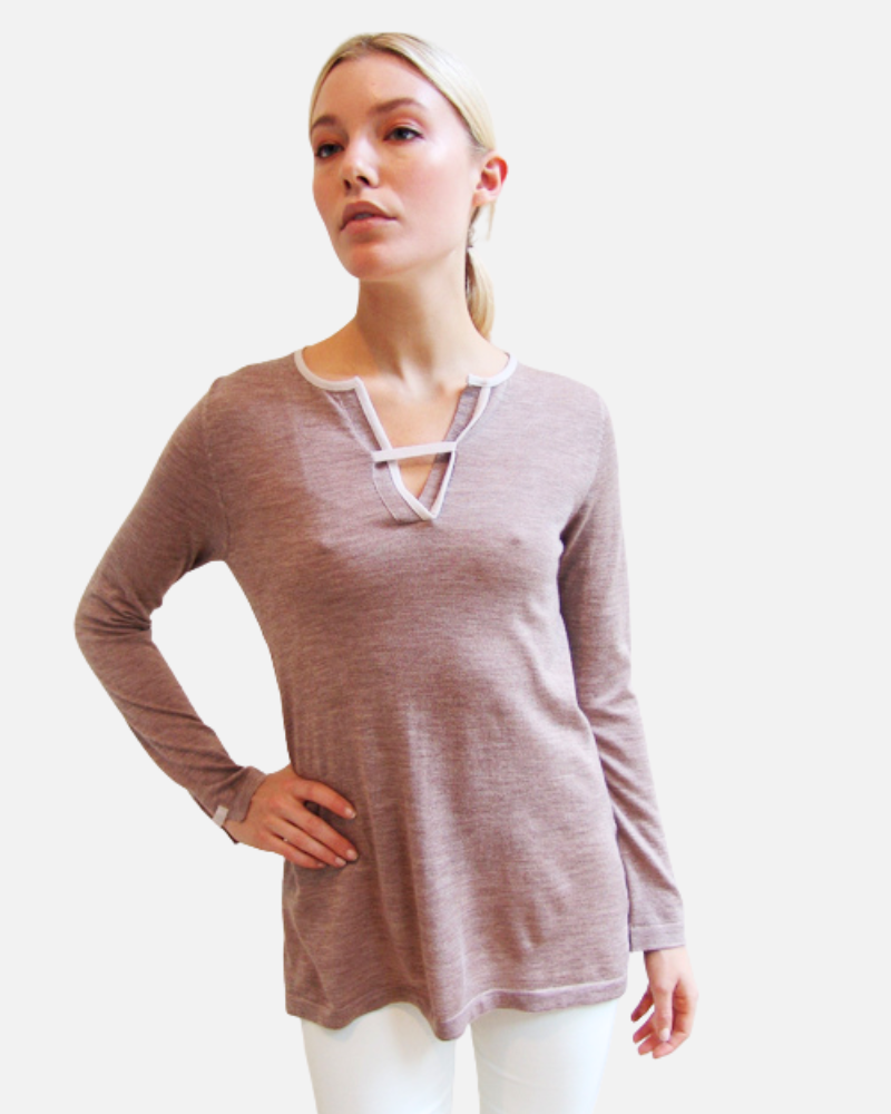 SPLIT NECK WITH LOOP:TAUPE