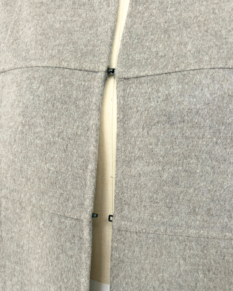 DOUBLE FACE PATCHWORK COAT: TAUPE-AZURE