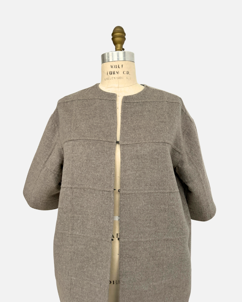 DOUBLE FACE PATCHWORK COAT: TAUPE-AZURE