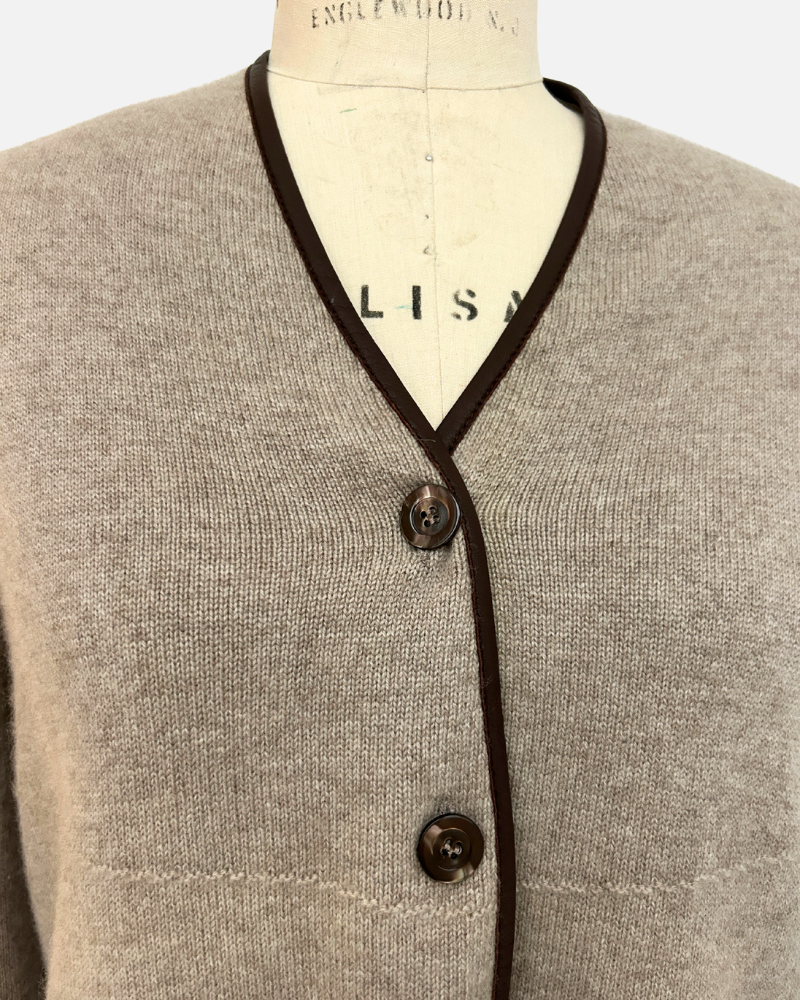 KNITTED SWEATER JACKET WITH BROWN LEATHER PIPING, TAUPE