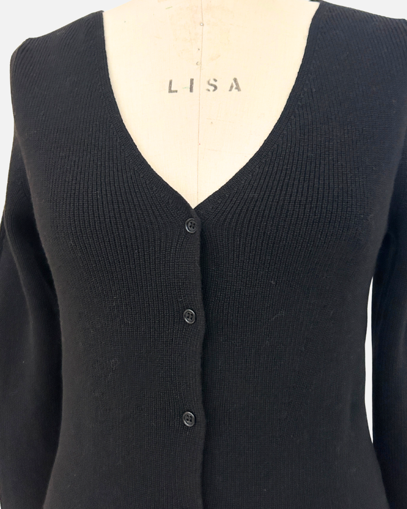 CASHMERE SHORT BUTTON FRONT CARDIGAN WITH TANK: BLACK