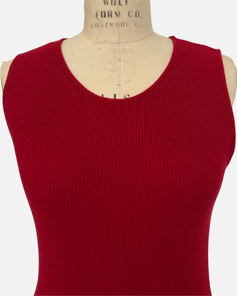 CASHMERE SHORT BUTTON FRONT CARDIGAN WITH TANK: RED