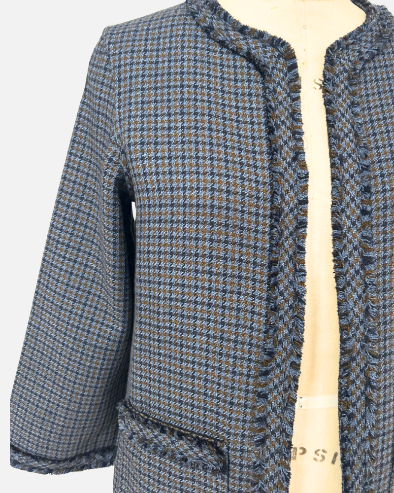 OPEN JACKET WITH POCKETS AND FRINGES EDGES: NAVY PLAID