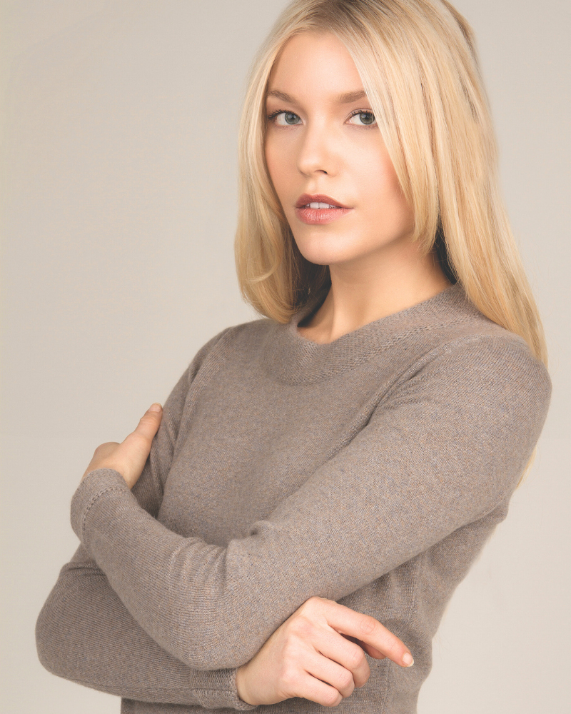 CASHMERE CREW NECK WITH JEWEL KNIT DETAIL: HAZELNUT