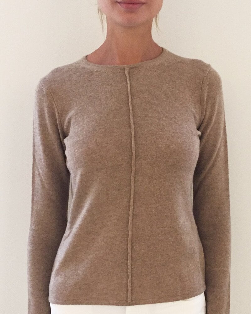 LS KNITTED CREW WITH CENTER PIPING: CAMEL