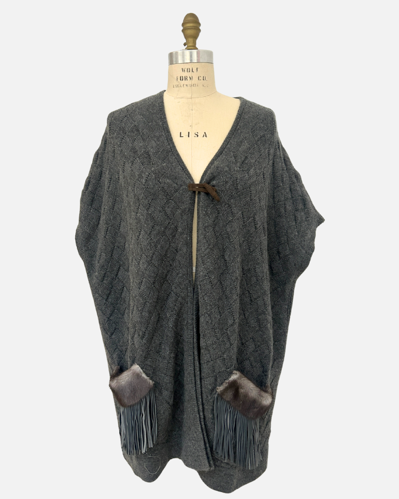 TEXTURED KNIT CAPE WITH FUR-TRIM POCKETS & FRINGE: CHARCOAL
