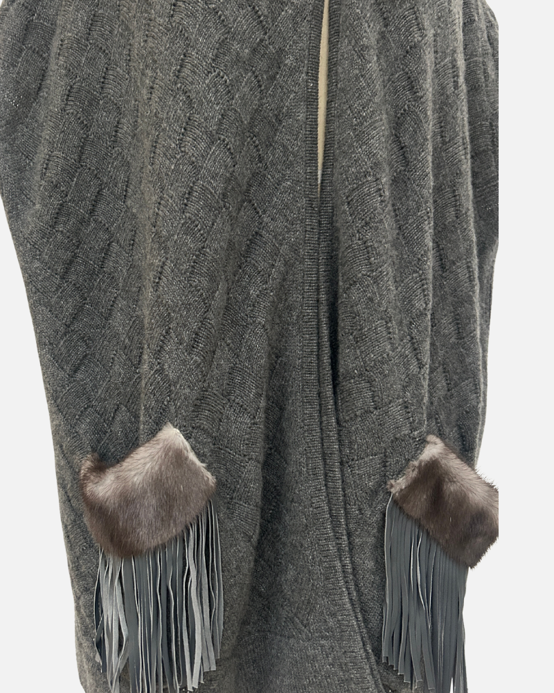 TEXTURED KNIT CAPE WITH FUR-TRIM POCKETS & FRINGE: CHARCOAL
