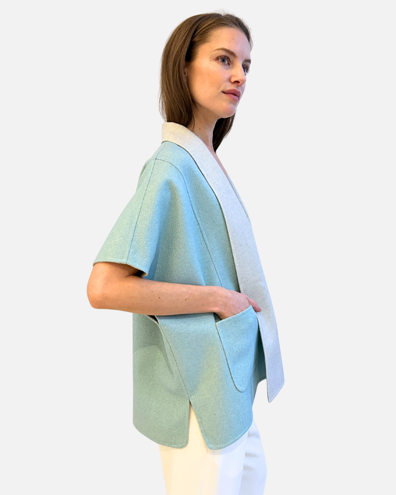 CASHMERE DOUBLE FACE  SHORT SLEEVE  REVERSIBLE JACKET: TURQUOISE-IVORY