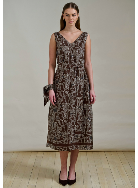 SILK SLEEVELESS DRESS: WELLINGTON CHOCOLATE