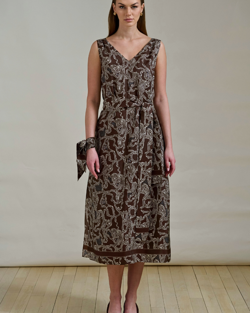 SILK SLEEVELESS DRESS: WELLINGTON CHOCOLATE