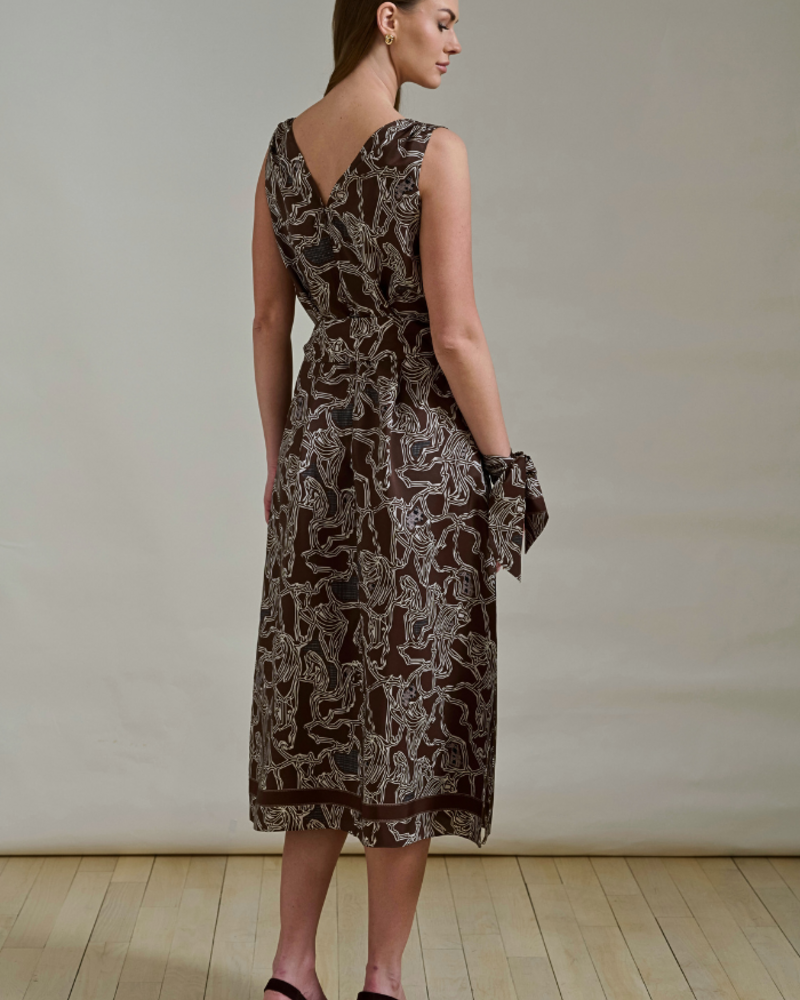 SILK SLEEVELESS DRESS: WELLINGTON CHOCOLATE