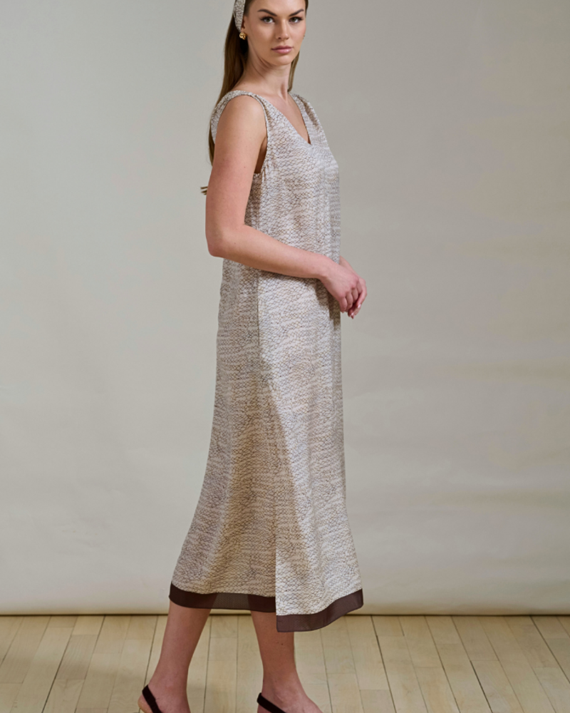 SILK SLEEVELESS DRESS: SARATOGA