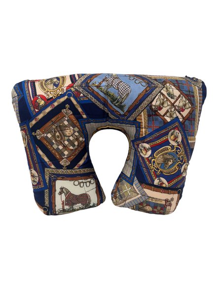 SILK SCARF QUILTED TRAVEL NECK PILLOW: PLATES: NAVY