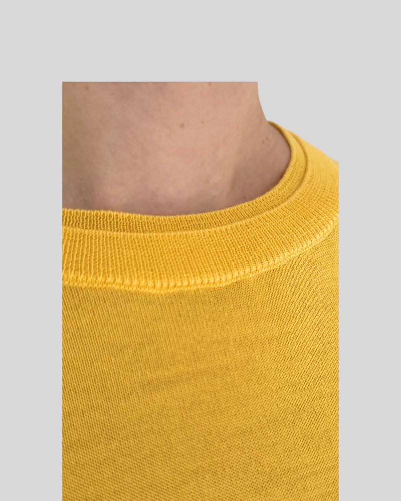 SUPERFINE LIGHT WEIGHT CREW SWEATER: YELLOW