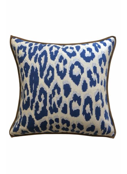 COTTON KNITTED LEOPARD PILLOW: 21" X 21": BLUE