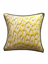COTTON KNITTED LEOPARD PILLOW: 21" X 21":  YELLOW