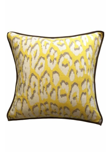 COTTON KNITTED LEOPARD PILLOW: 21" X 21":  YELLOW