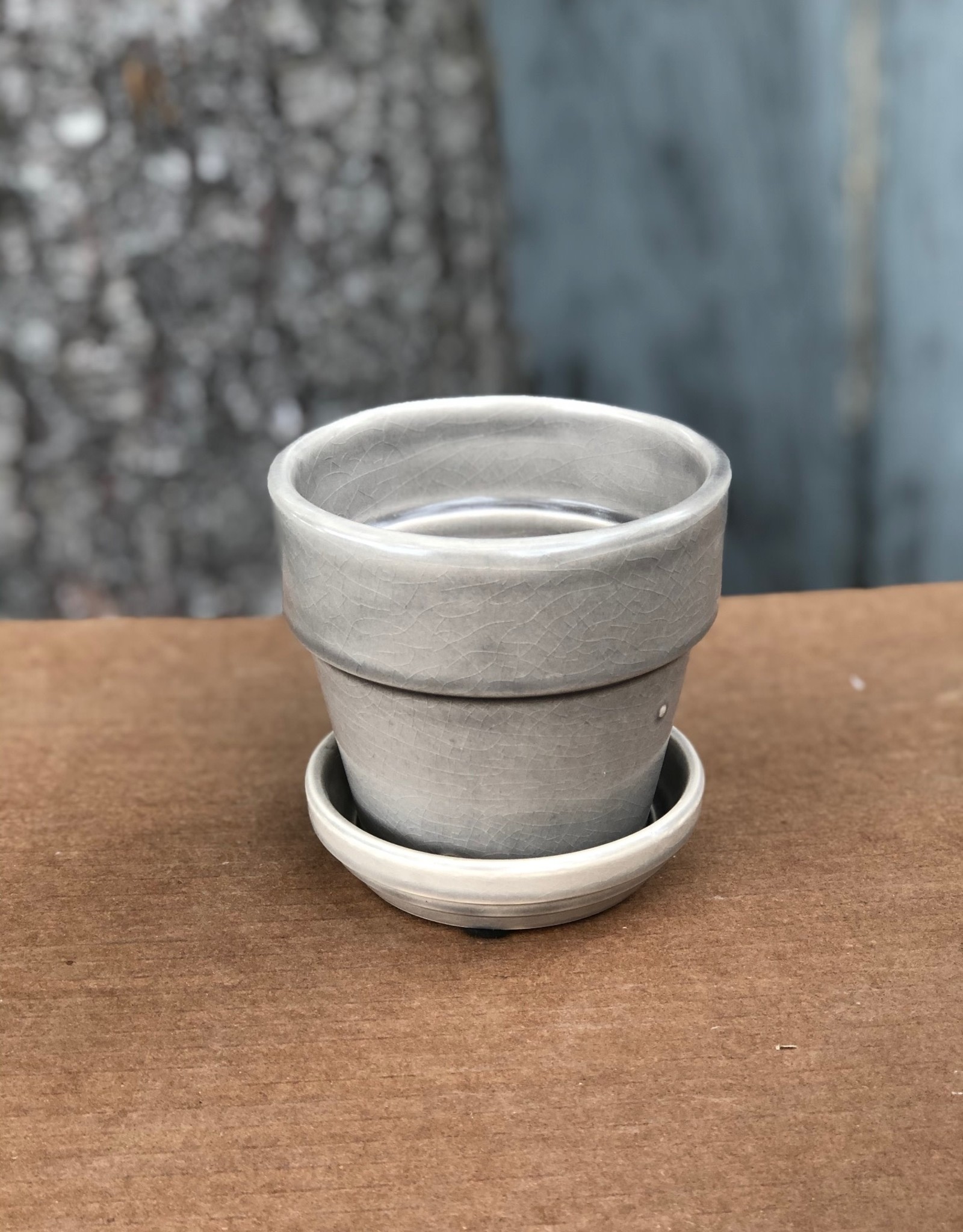 Standard Pot with Attached Saucer - Crackle Grey 6.75"