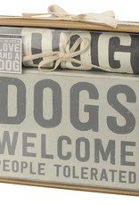 Box Sign & Towel Set - Dogs Welcome
