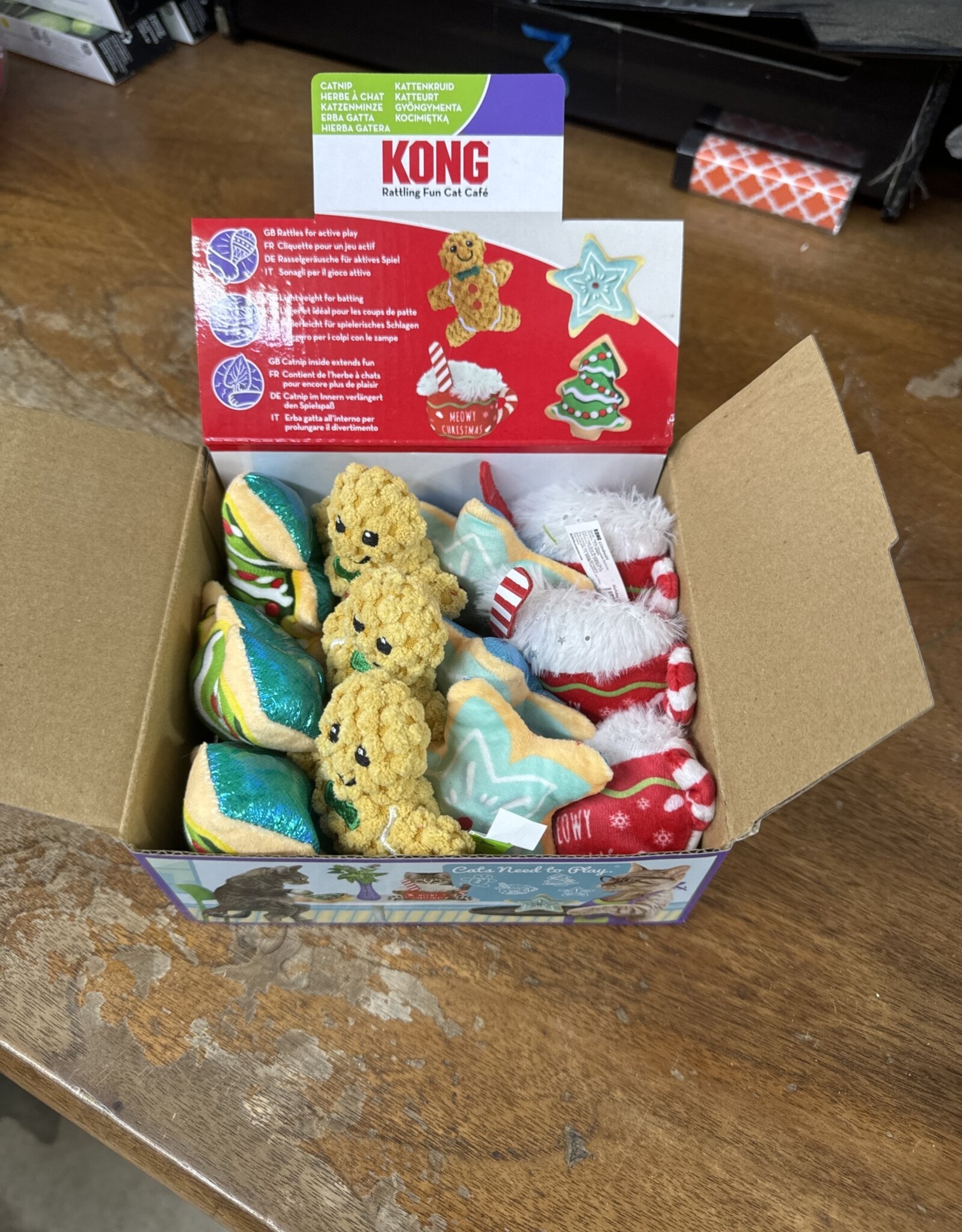 KONG COMPANY Kong Holiday Cat Scrattles Cafe