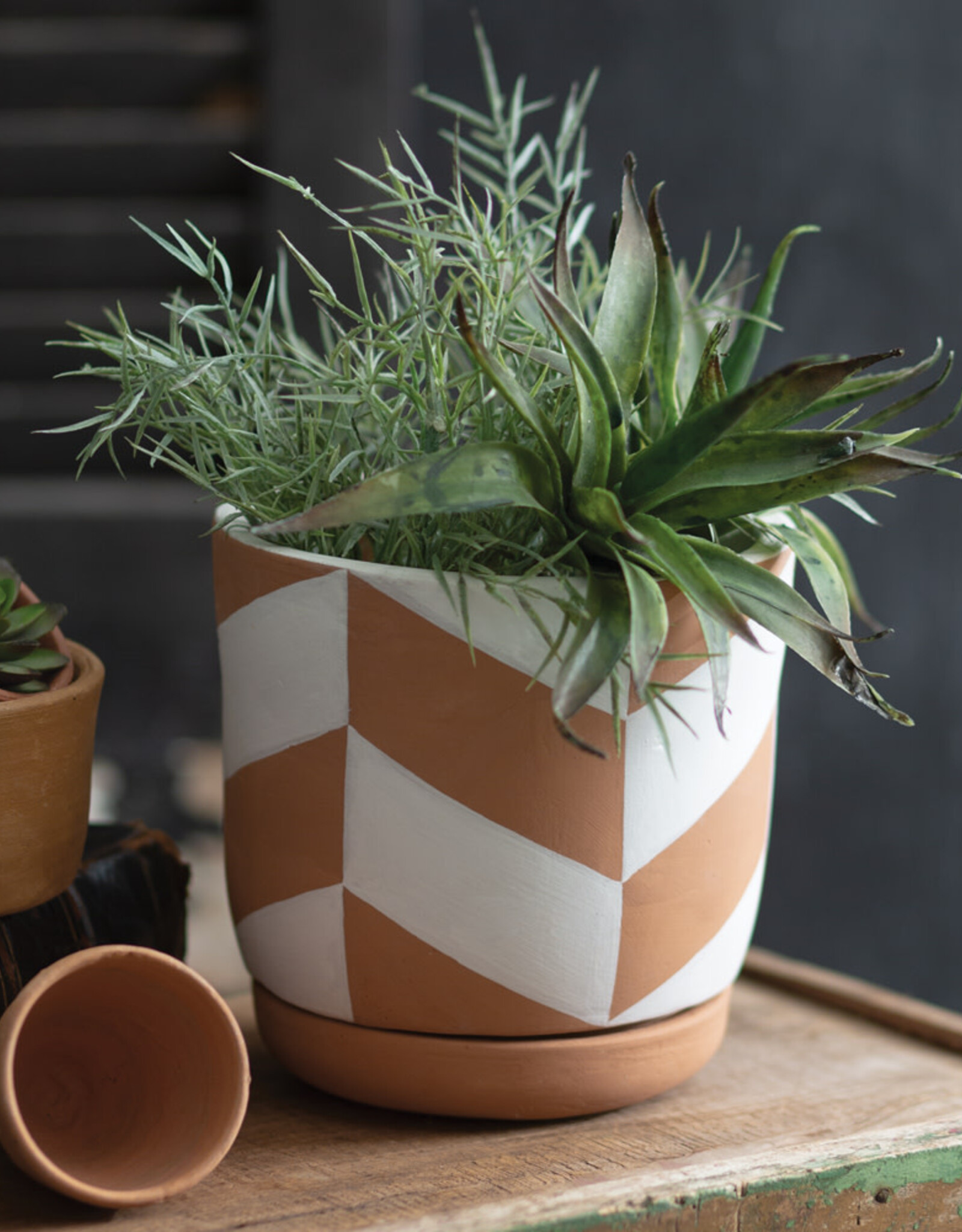 Chevron Terra Cotta Pot and Plate 6½'' dia. x 6¼''H
