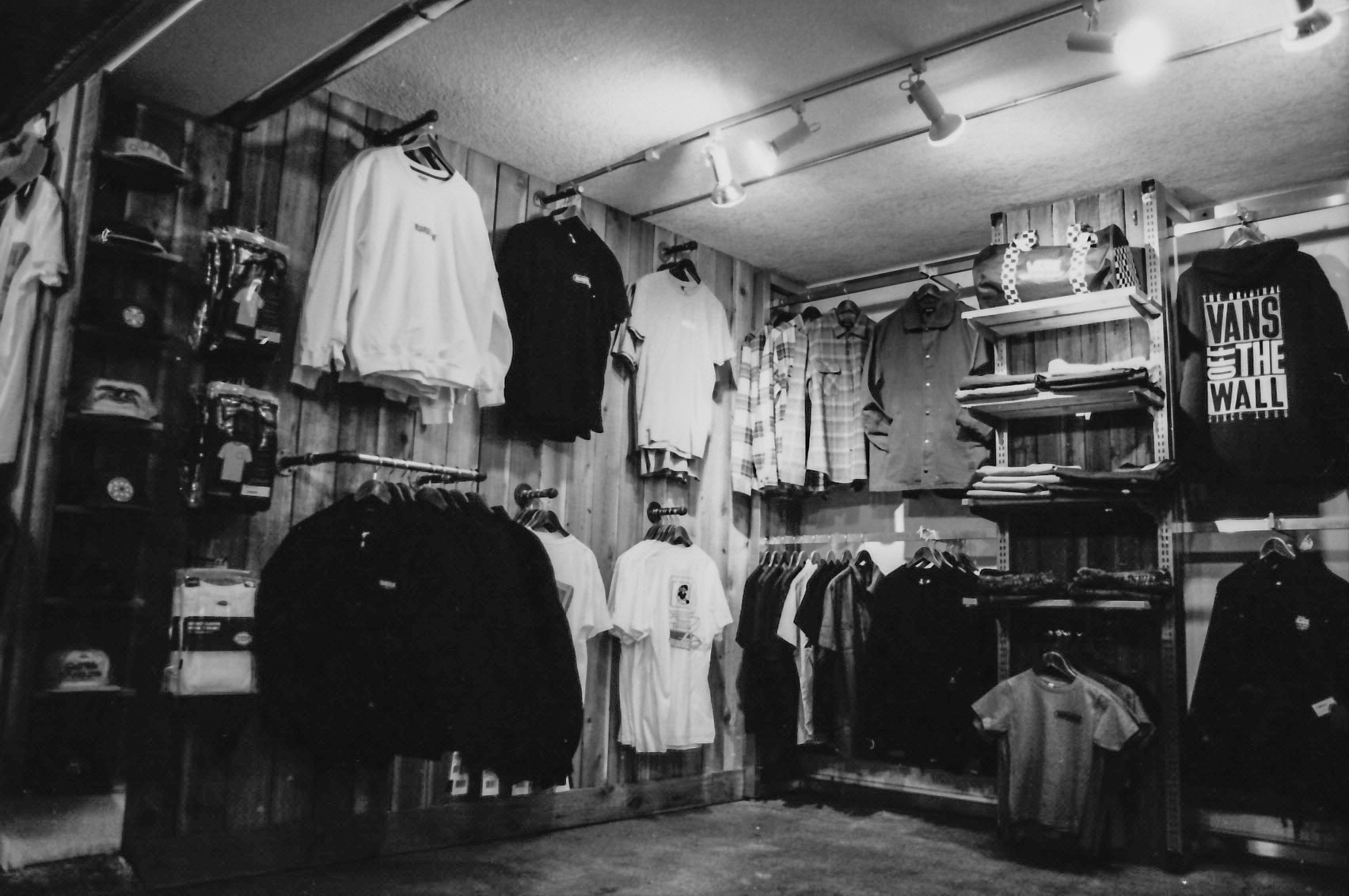 BOARDERLINE SKATEBOARD SHOP - Boarderline Skateshop