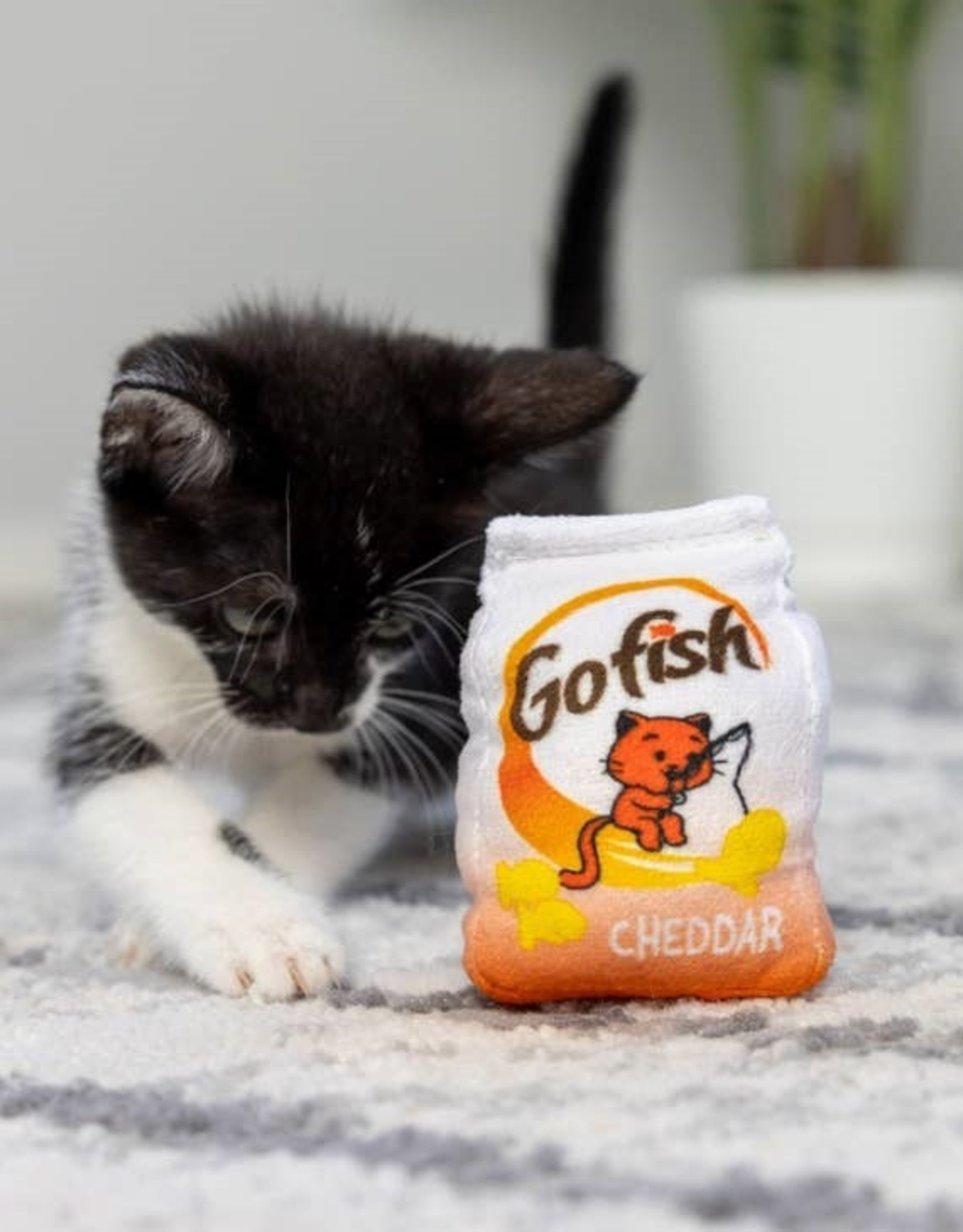 Huxley & Kent Go Fish Phishy Cheddar