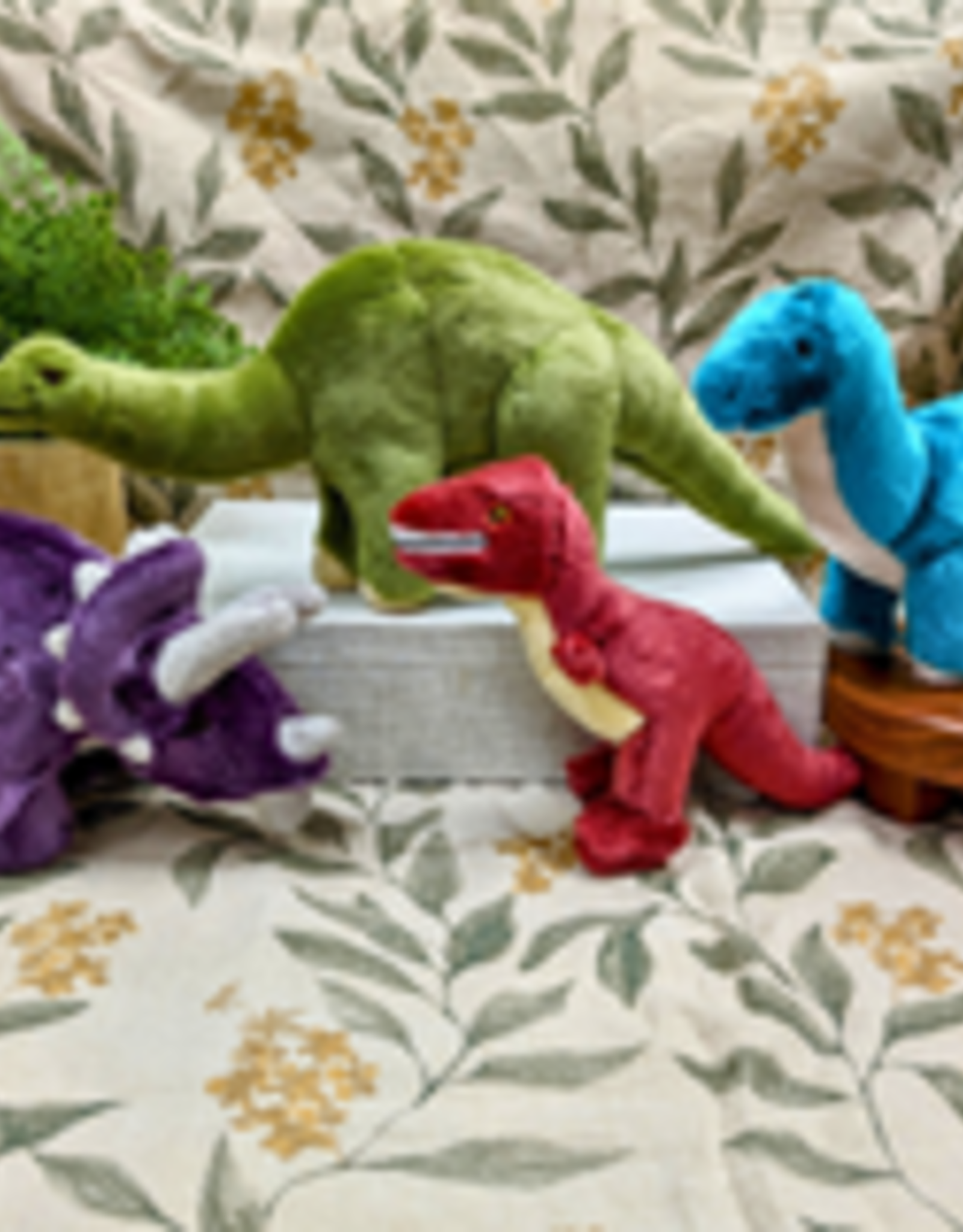 Fluff & Tuff Fluff & Tuff Ross Brachiosaurus
