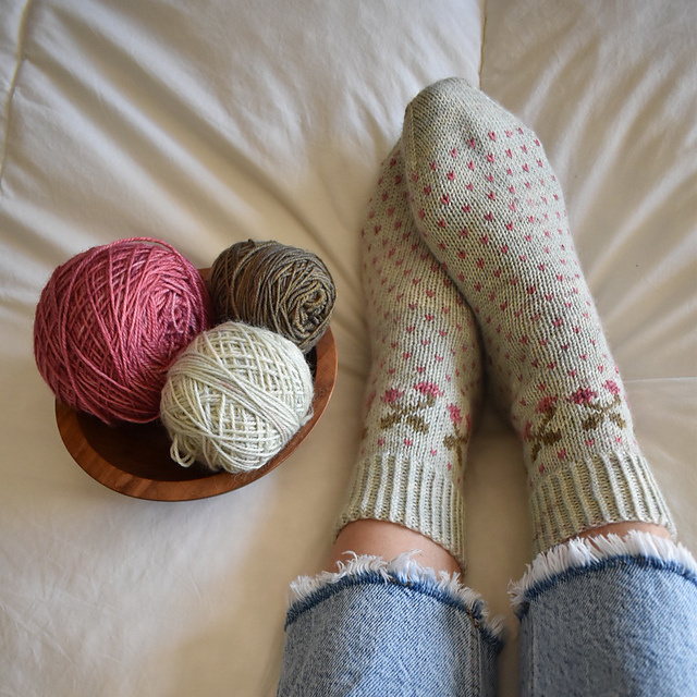 Tricot MCL Botanique, une collection de patrons de chaussettes tricotées