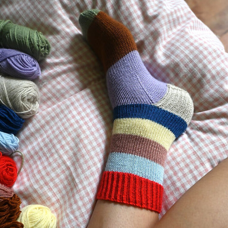 Coloris, une collection de patrons de chaussettes tricotées